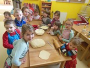 Pečeme koláče ve školce